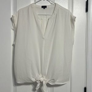 Boutique | White v neck blouse with front tie
